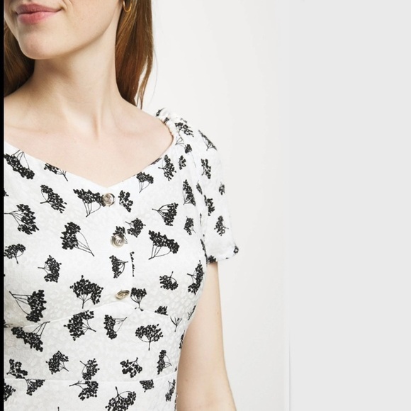 Maje White Floral Silk Metallic Buttons Satin Cocktail Mini Dress size 8 - Picture 2 of 10